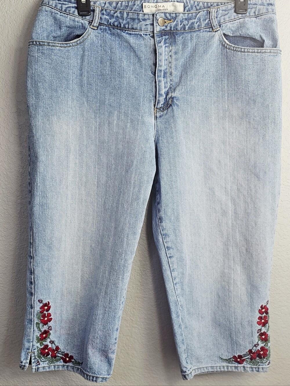Sonoma Life + Style Embroidered Floral Denim Capri Jeans Women's 18W Light Wash